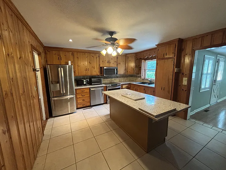 726 Wisteria Dr — Photo 43