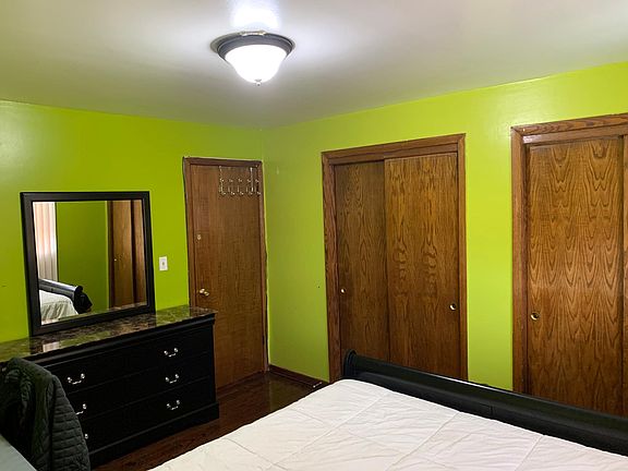 3rd image of 4732 N Sayre Ave #2