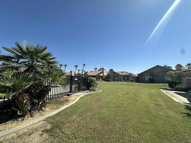 4 Hermosillo Ln — Photo 31