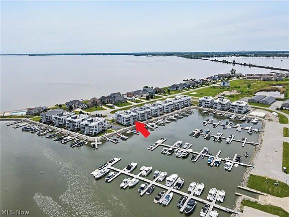 5th image of 2602 S Waterside Ct #512