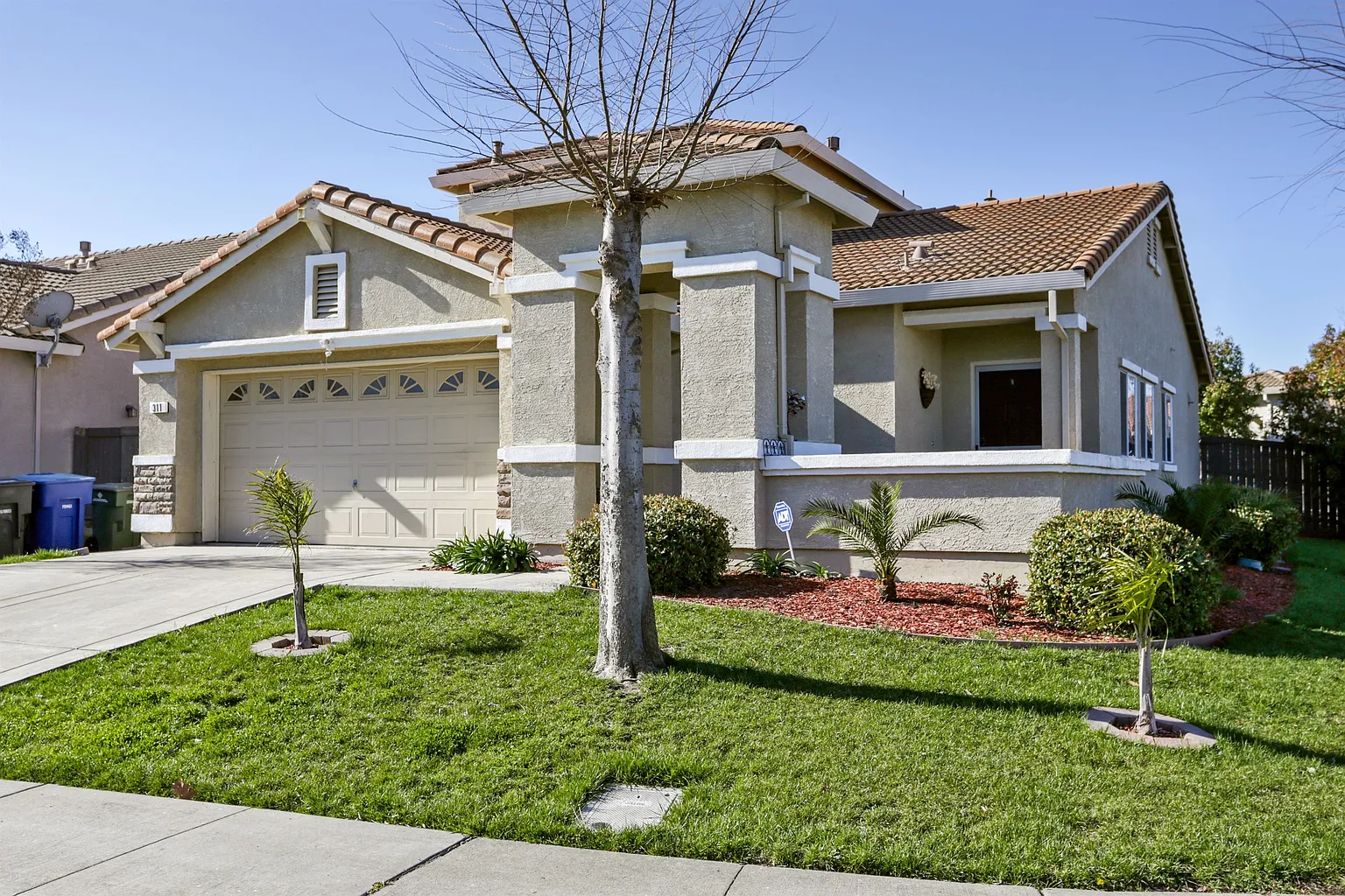 311 Rick Heinrich Cir photo 1