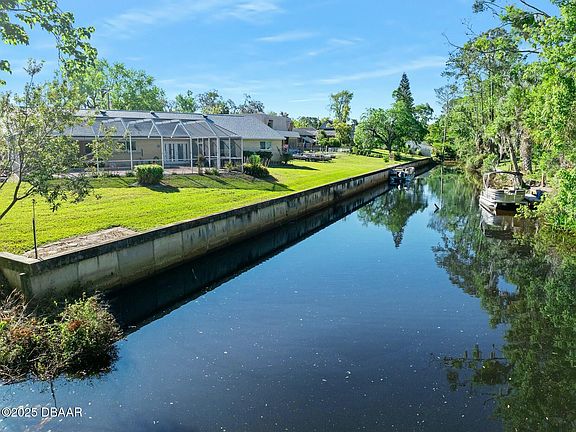 5th image of 19 Twin River Dr