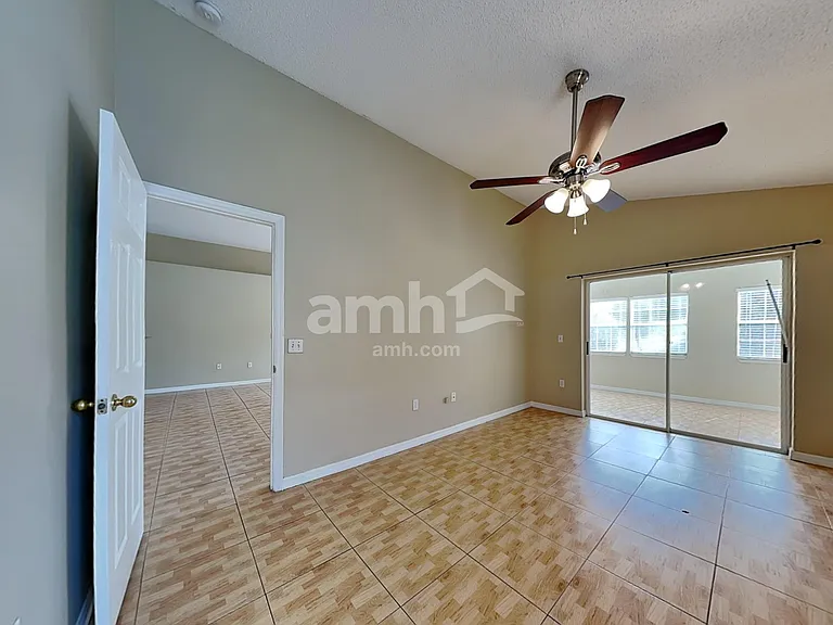 1718 Westminster Trl — Photo 13