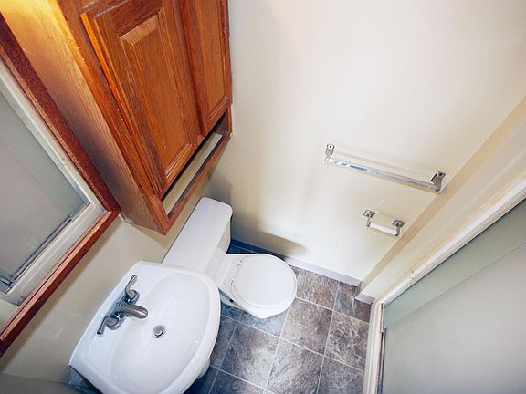 4th image of 1727 Reaney Ave #4