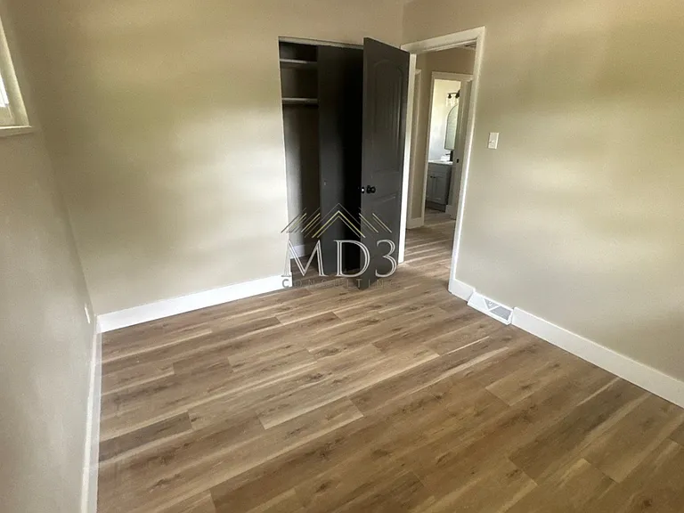 5662 Parchester Dr — Photo 20