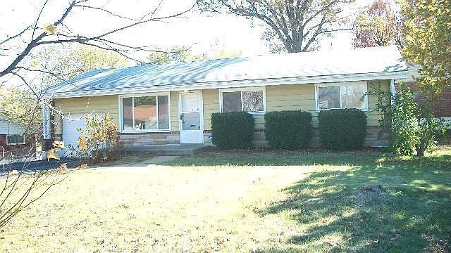 1st image of 944 Lebon Dr