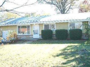 944 Lebon Dr, Saint Louis, MO 63137
