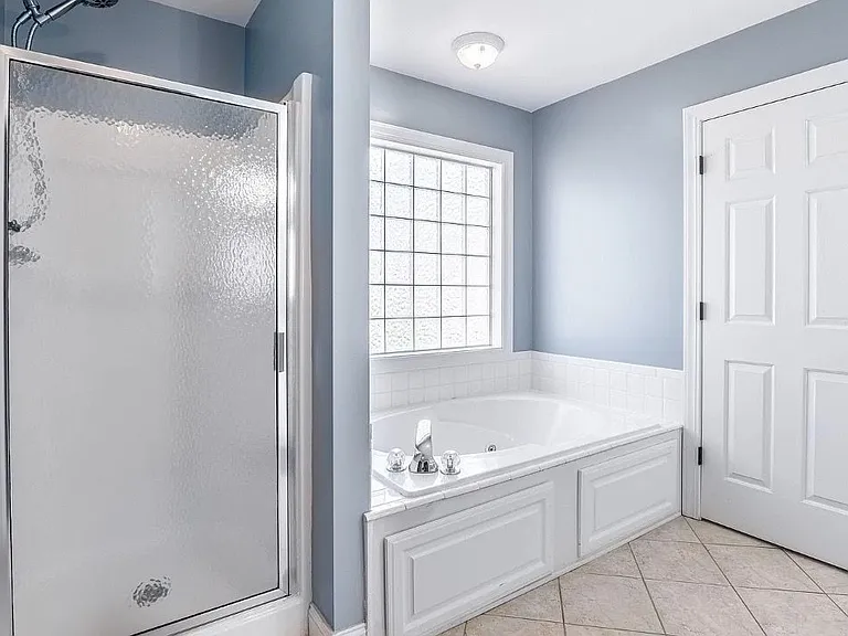 1005 Tarrytown Ln — Photo 23