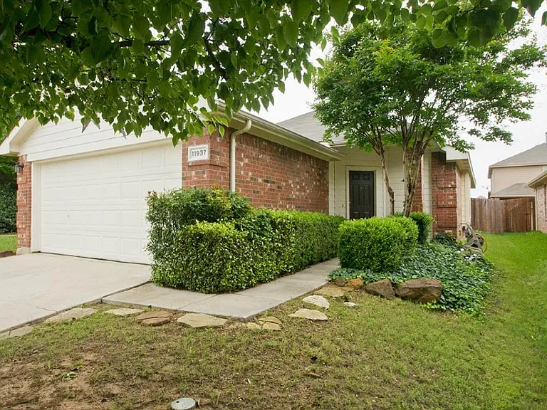 11937 Brown Fox Dr — Photo 1