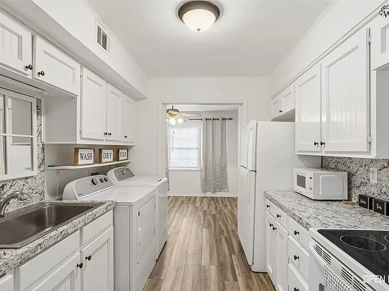 3006 Barrywood Dr — Photo 10
