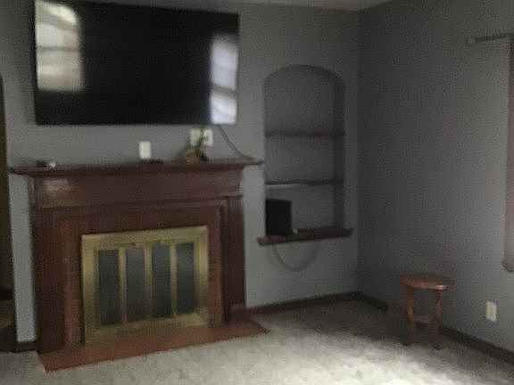 4th image of 2807 Farrington St
