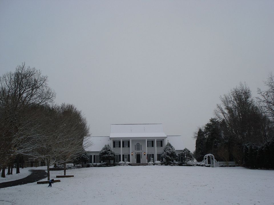 2nd image of 2234 Shagbark Ln