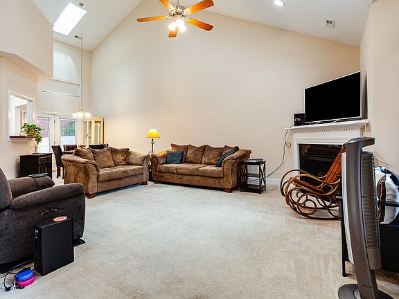 2nd image of 2335 San Lucki Way