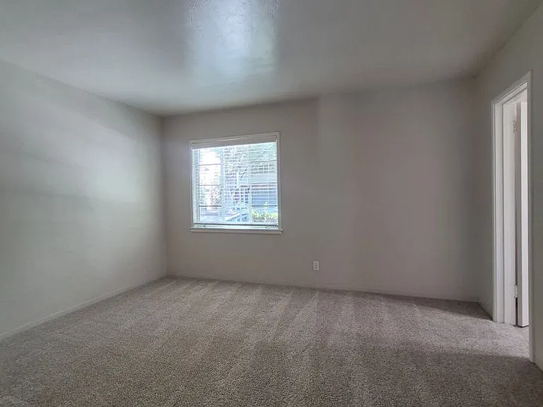 Braden Manor Apartments — Photo 12