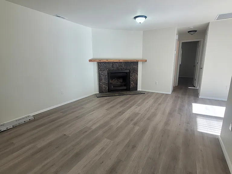 2318 W Canal St — Photo 3