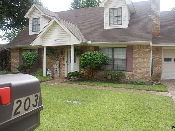 4th image of 203 Joann Pl