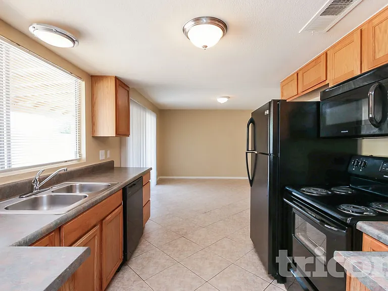 7334 W Carol Ave — Photo 8