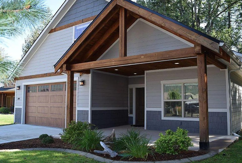 Welcome home! Inviting front porch.