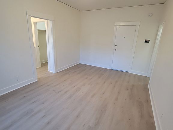 2nd image of 563 N Heliotrope Dr #106A