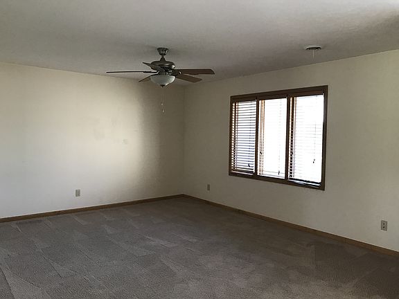 3rd image of 206 William Dr