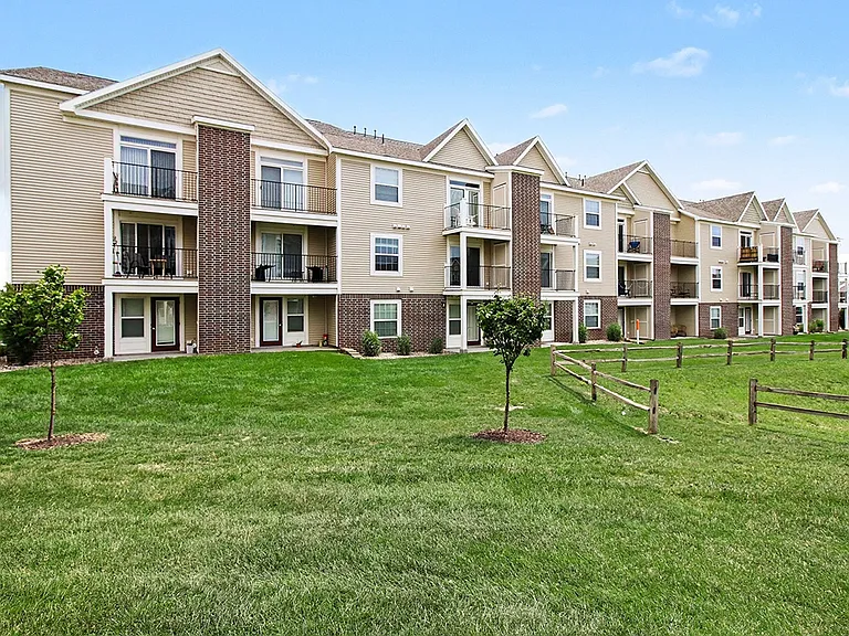 Andover Pointe Apartment Homes — Photo 42