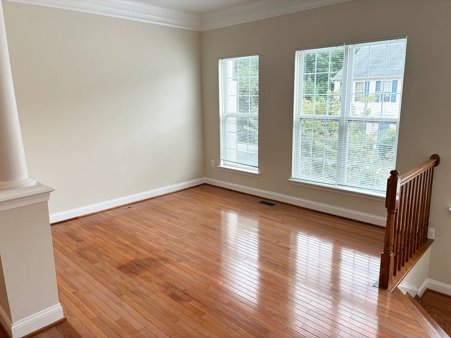 3 bed, 1672 sqft, $2,900 — Photo 2