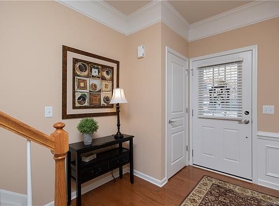 2nd image of 15539 Canmore St