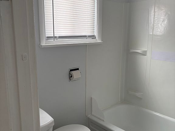 4th image of 817 Monterey St