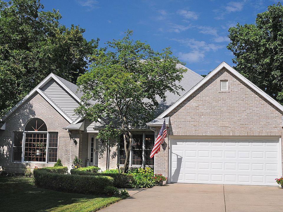 1st image of 2827 Emerald Dr
