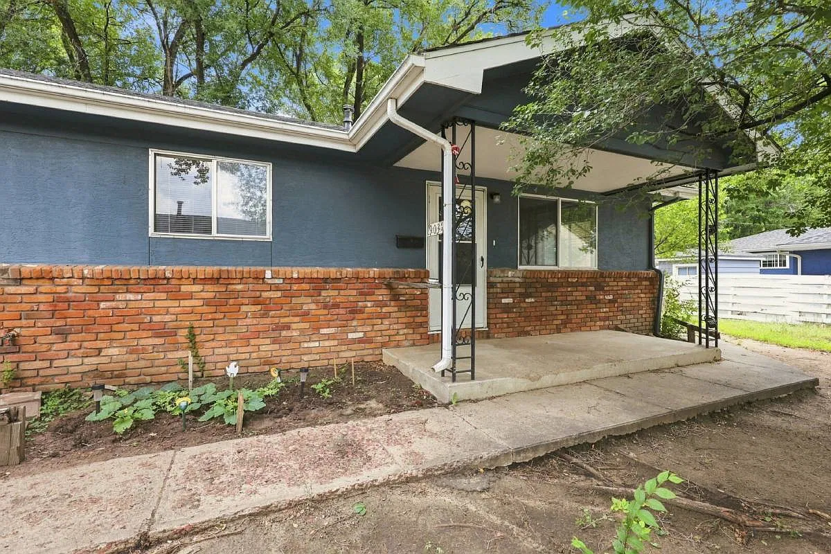 903 2nd St #1-5 in Colorado Springs, CO 80907 — Photo 2
