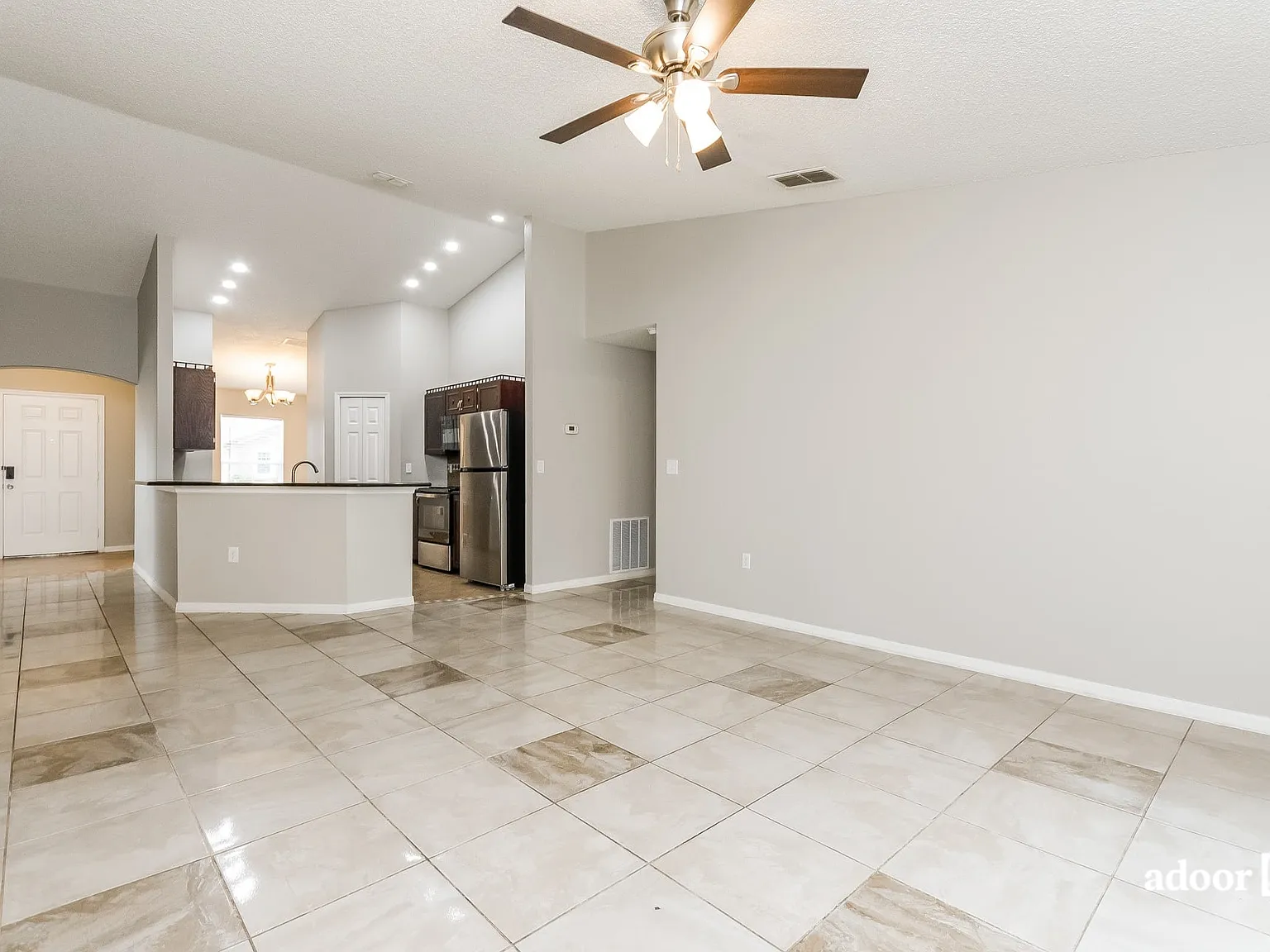 3 bed, 2.0 bath, 1653 sqft, $1,550 — Photo 4