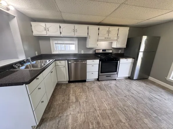 1717 12th St, Charleston, IL 61920