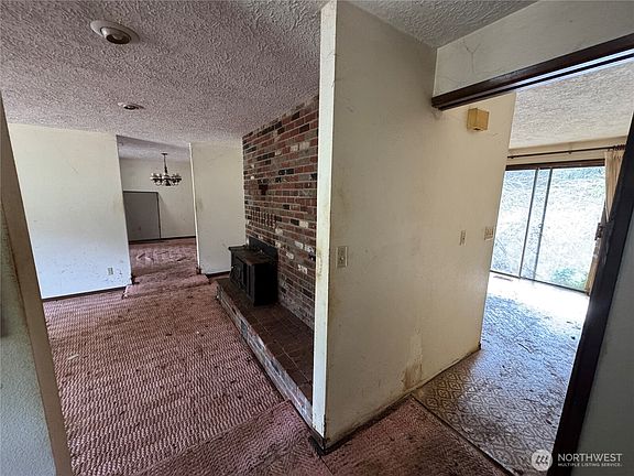 4th image of 19741 NE 139th St