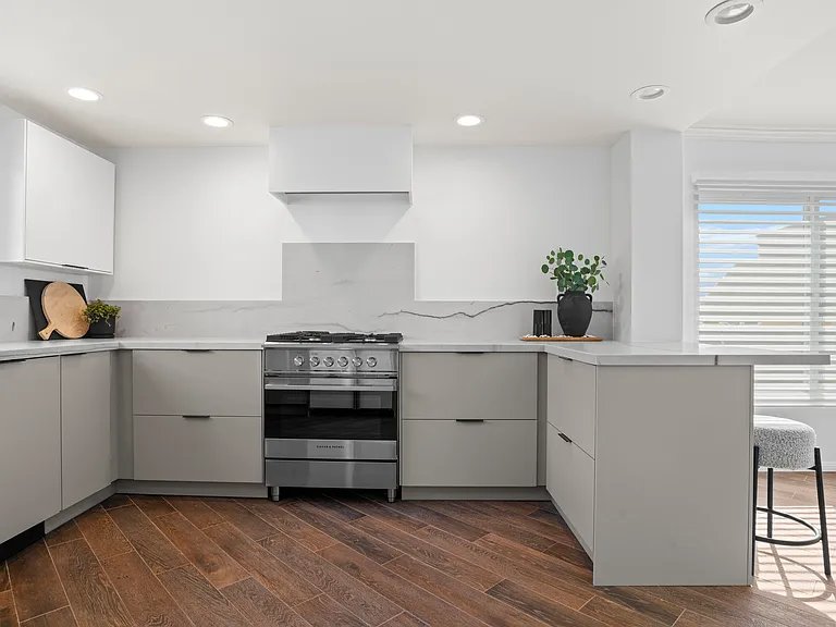 239 S Helix Ave #22 — Photo 8