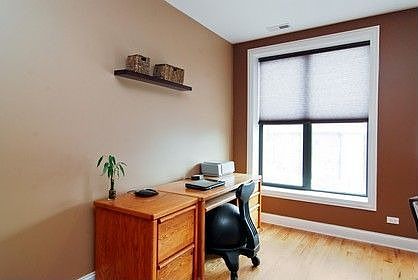 5th image of 1062 N Milwaukee Ave #2