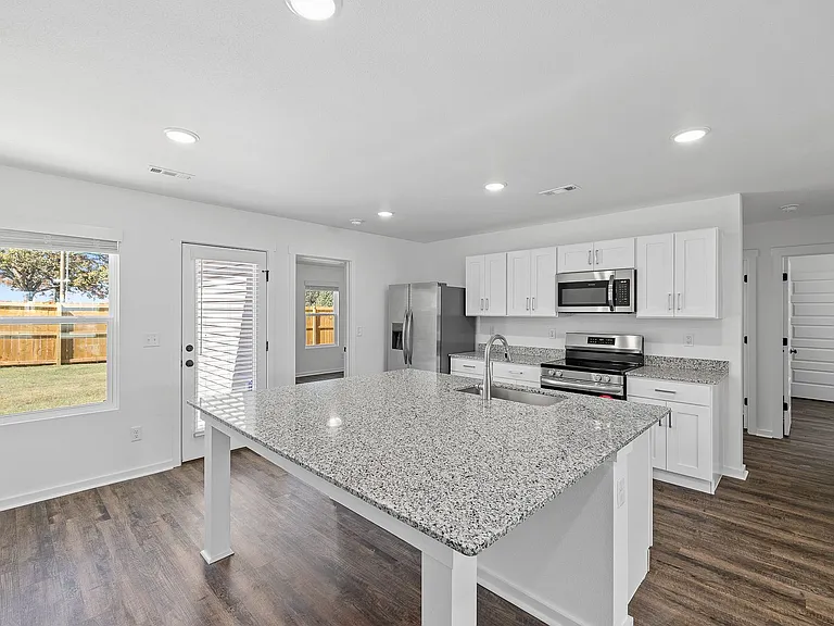 732 Short Leaf Ln — Photo 5