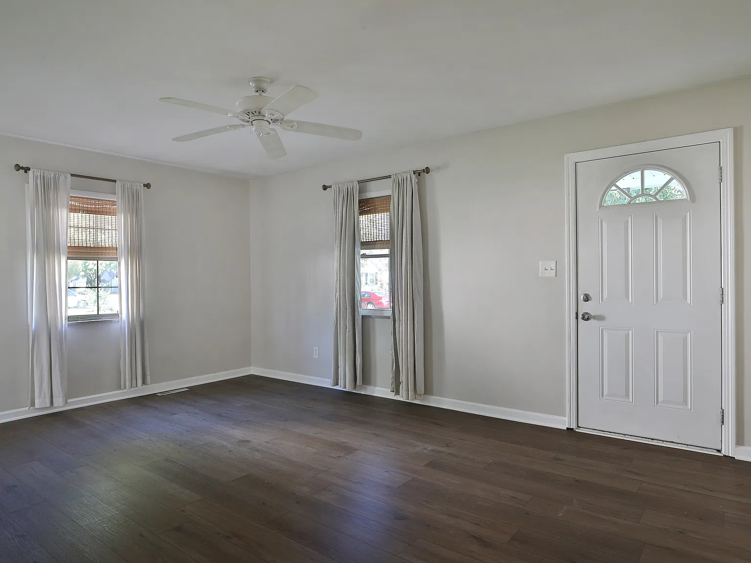 3 bed, 1294 sqft, $1,850 — Photo 4