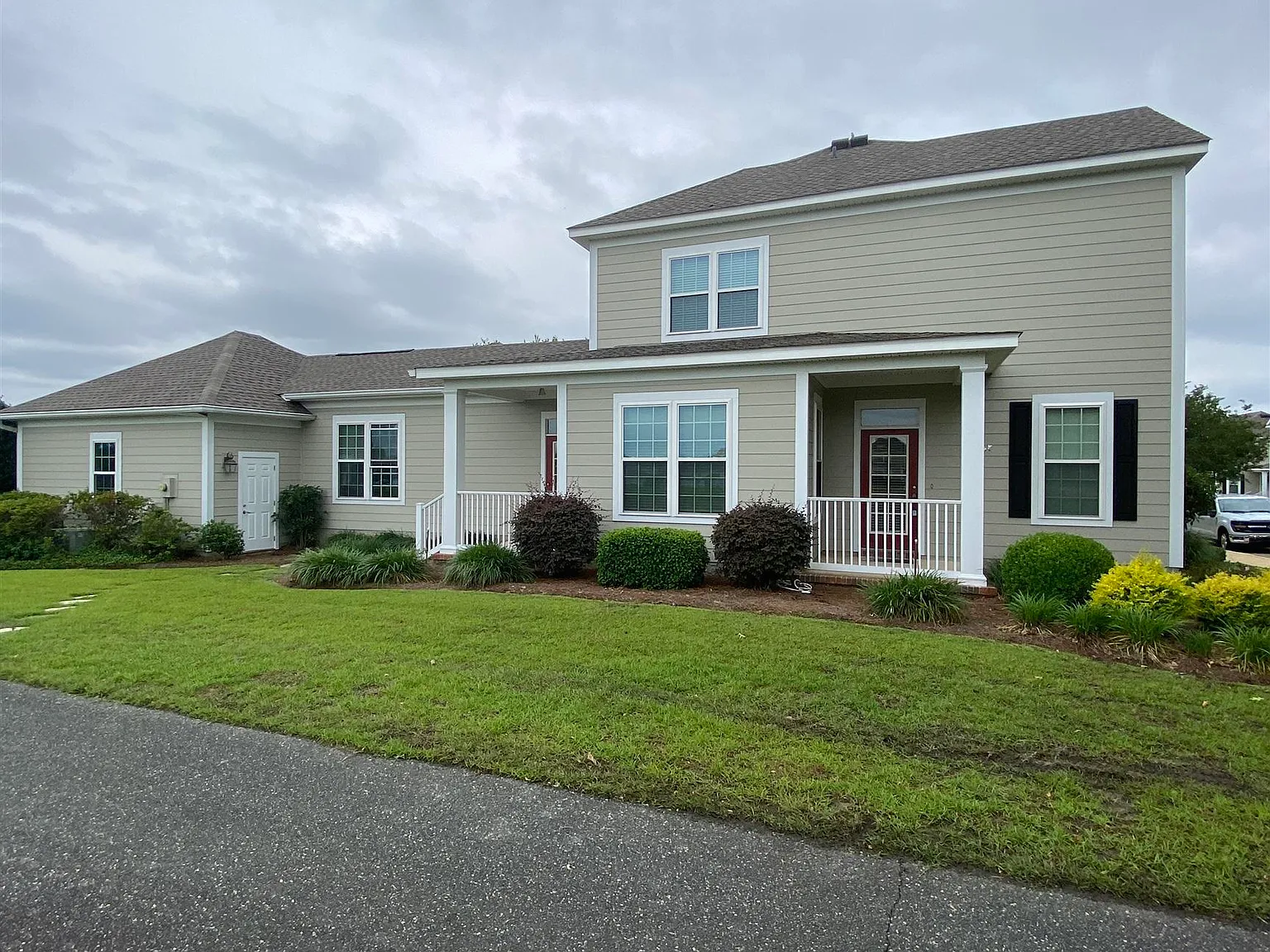 3 bed, 2.5 bath, 1483 sqft, $2,000 — Photo 3