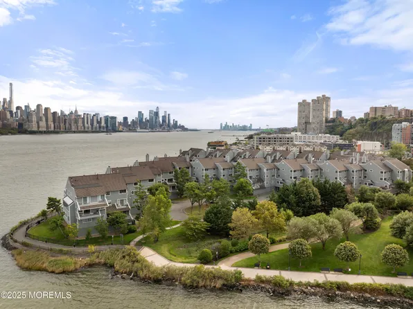 9E Cove Lane, North Bergen, NJ 07047