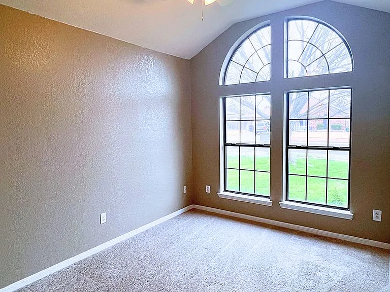 4205 Bluestem Ln — Photo 18