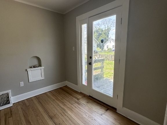 5th image of 612 13th St NW