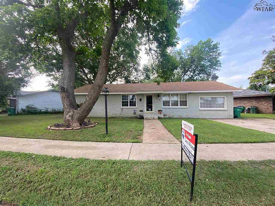 1st image of 634 Pecan St