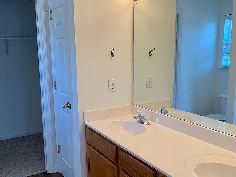 400 Bembridge Ln — Photo 13