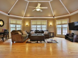 9617 Moorfield Cir, Louisville, KY 40241