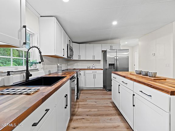 4th image of 6325 SE 153RD Terrace