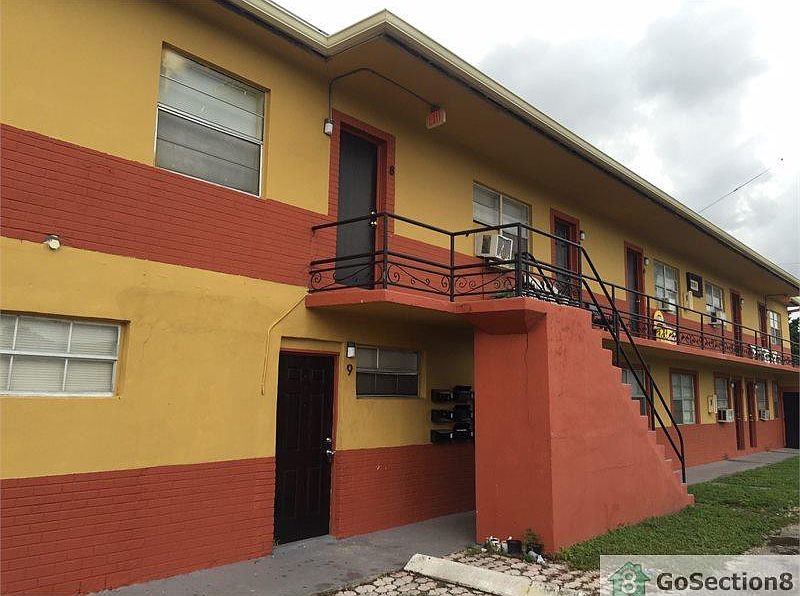 2nd image of 2201 Greene St APT 8