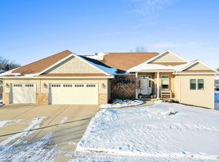 3174 Howard View Ln, Green Bay, WI 54313