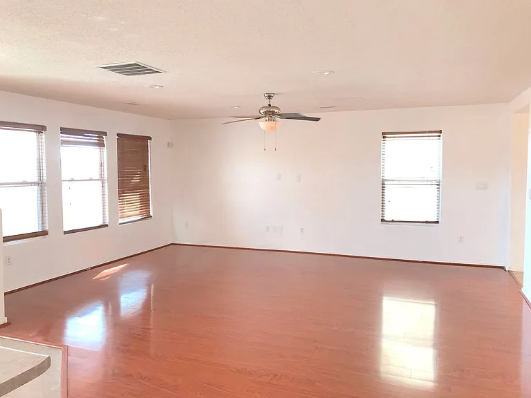 3612 Clear Creek Rd NE — Photo 12