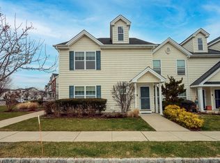 151 Brattle Cir, Melville, NY 11747