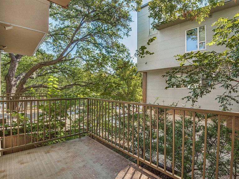 4225 McKinney Ave #11 — Photo 24